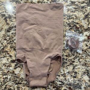 SKIMS High-Waist Shaping Brief Small